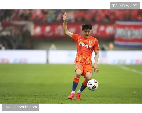 孙准浩训练完直接去夜市撸串，这自律和放纵切换得也太丝滑了吧